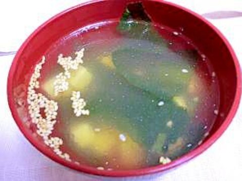 お豆腐とわかめのあっさりスープ